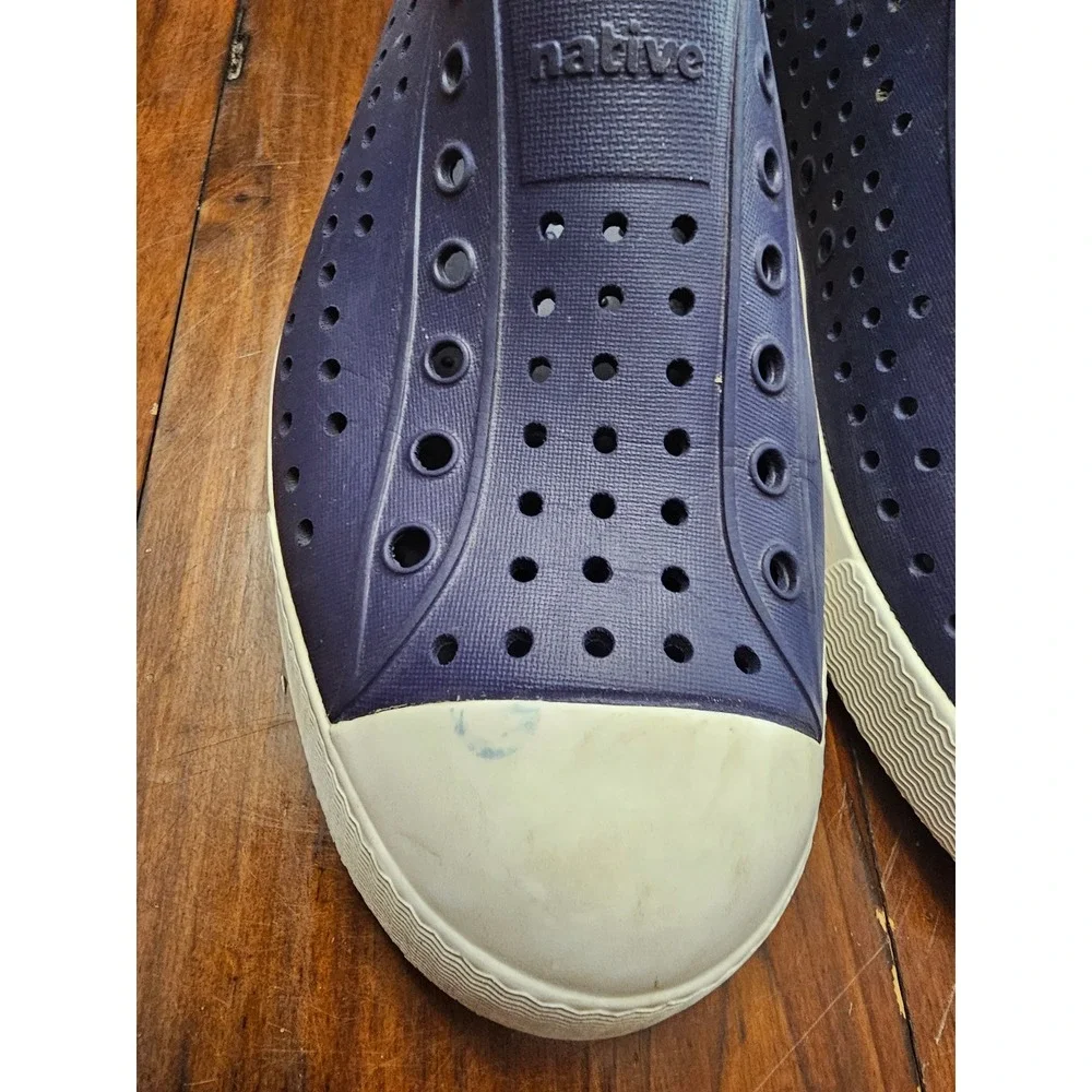 Native Jefferson Kids Navy Blue White Slip On Water Shoes Sneakers J5 Junior 5
